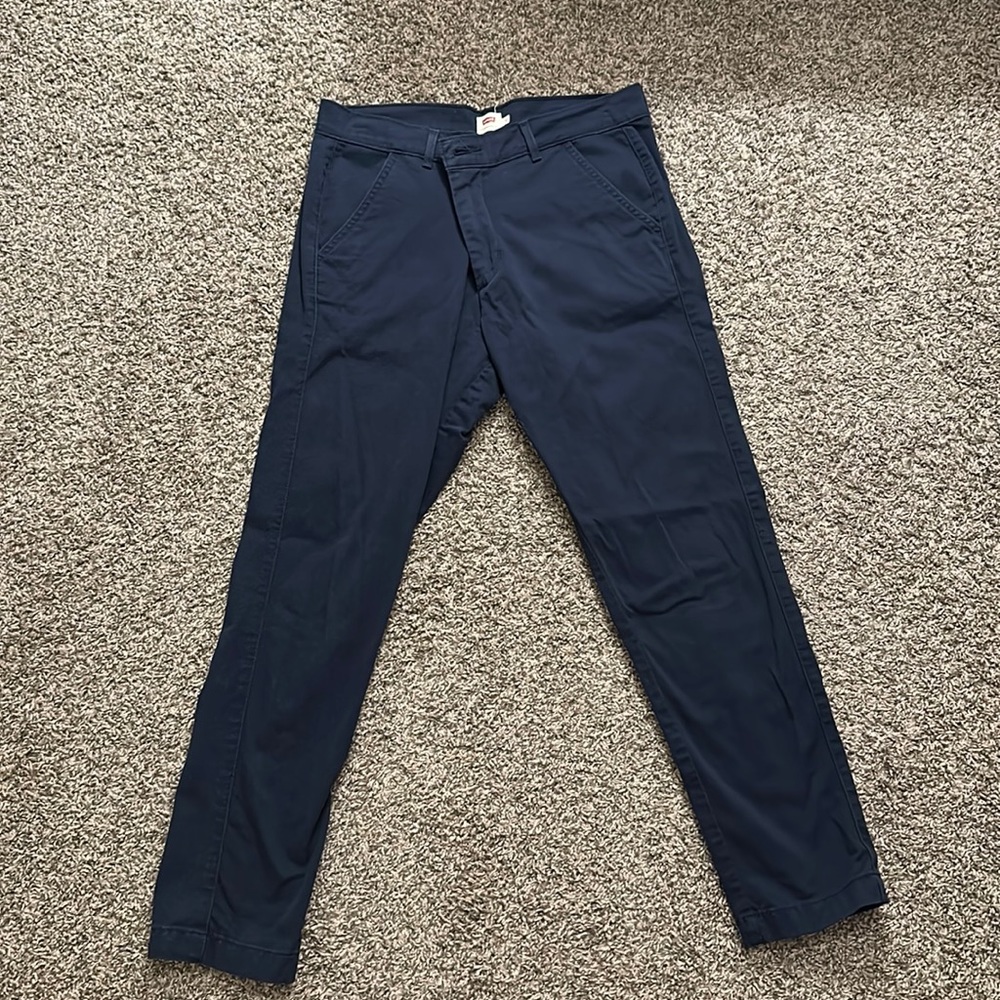Levi’s Women’s Navy Ankle Pants